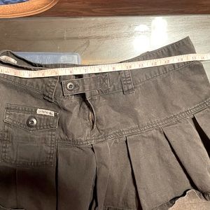 Billabong black short skirt